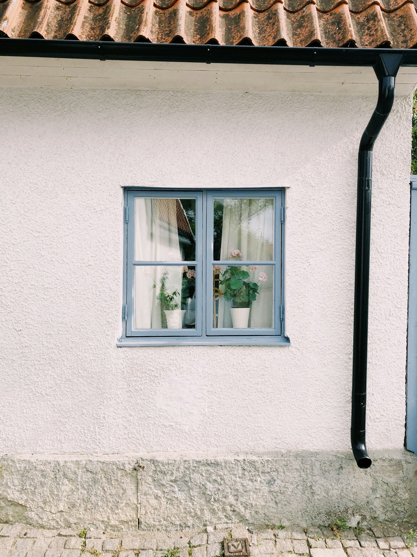 Siding and Windows San Antonio Feature New energy-efficient window installed in a San Antonio home exterior